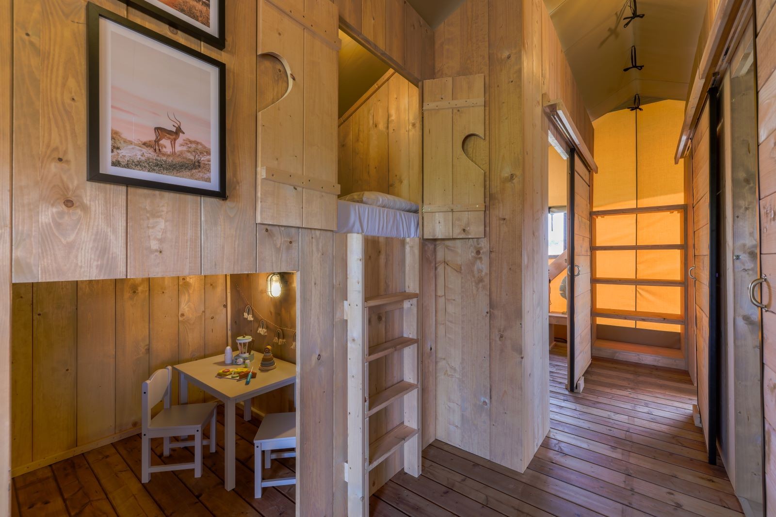 Safarilodge gazelle bedstee speelkamer