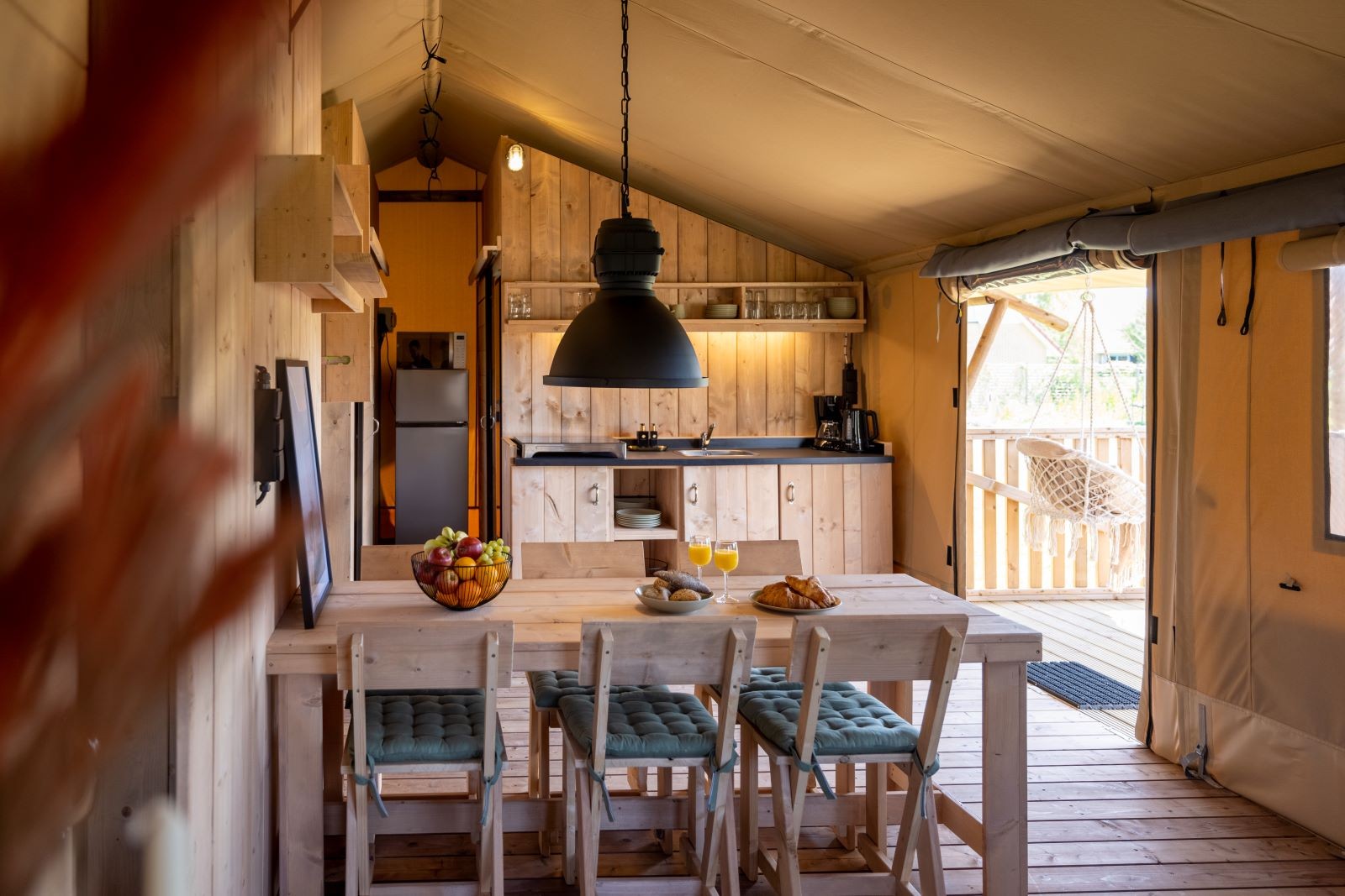 Safarilodge impala keuken eetkamer